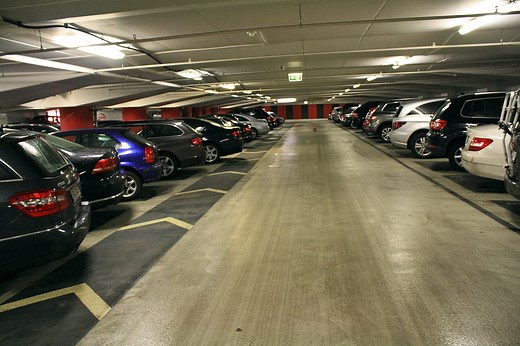 E-Auto-Brände in Tiefgaragen: Geht von ihnen eine neue Gefahr aus? - AUTO BILD