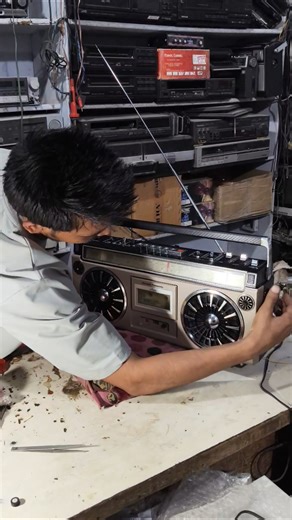 Testing a Classic: National Panasonic Radio Model [Model No.RS-4150T #NationalPanasonic #VintageTech