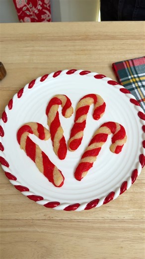 Fun 'twist' on Christmas cookies! 🤶🏻 How to make candy cane sugar cookies! #christmascookies #baking #candycane #cookies | The Lauren Show