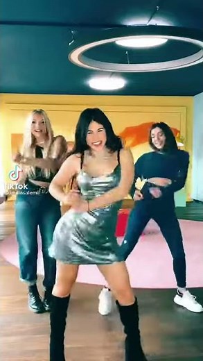 Tik tok di Giulia salemi aurora baruto e lauradefabrizio