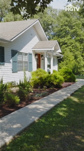 68K views · 955 reactions | It's amazing how much of a difference a change in shutters can make  ICYM tonight's #HGTVHomeTown, catch it on @StreamOnMax. | HGTV | Facebook