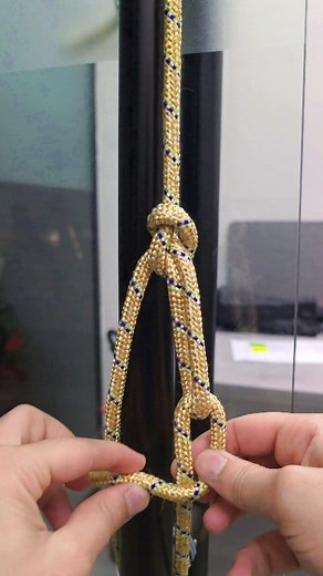 4K views · 22 reactions | Need tight, secure rope tension? The Trucker’s Hitch is the best knot for campers, truckers, hikers, and anyone who wants a rock solid tie-down. This short tutorial shows the simplest way to master it in seconds.  Perfect for tarps, gear, trailers, and outdoor setups. . . . . #truckershitch #magicknots #knottutorials #campingtrip #OutdoorSkills #bushcraft #survivalhacks #ropework #DIYTips | Magic Knots | Facebook