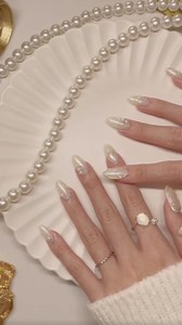 Pearl Chrome Nail Powder BISHENGYF -【Metallic Mirror Effect】Magic Mirror Silver Chrome Nail Powder White Aurora Mermaid Iridescent Nail Chrome Powder Glitter Pigment Dust For Nail Art Decroation DIY