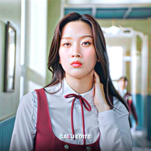 When your crush is secretly a vampire 🧛‍♂️✨ #TrueBeauty #Kdrama
