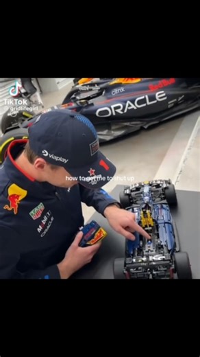 raani⁵⁵ on Instagram: "Me core, Max. #formula1 #formulaone #f1 #mv33 #mv01 #cl16 #maxverstappen #charlesleclerc #leclerc #scuderiaferrari #rbracing #redbullracing #mclaren #mclarenf1 #landonorris #ln04 #oscarpiastri #oscarpiastri81 #lestappen #lestappenedits"
