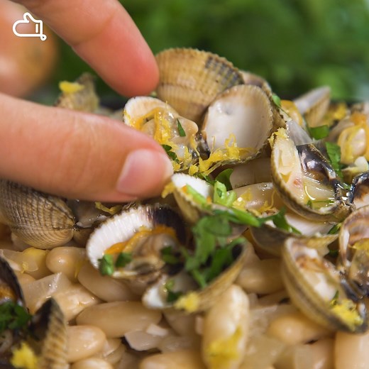 Les Mogettes de Vendée aux coques : le duo parfait ! 😋 La recette détaillée : https://bit.ly/2Qm3wsz | Marmiton