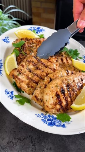 Eating Healthy Today on Instagram: "Chicken & Yogurt Marinade 🍋 (Via: @fresh_fit_food) The easiest healthy chicken recipe you’ll ever make — creamy, high-protein, and packed with flavor. Perfectly juicy with a tangy yogurt base and aromatic spices. You’ll need: • Chicken • Low-fat Greek yogurt • Olive oil • Honey • Lemon juice & zest • Garlic • Parsley • Salt & pepper • Paprika, onion powder, oregano, basil, cayenne, coriander & cumin Pair with rice, grilled veggies, or a fresh salad for a comp