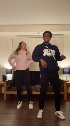 The Box Lean Challenge - Aubrey Fisher & Kylie Douglas Dance