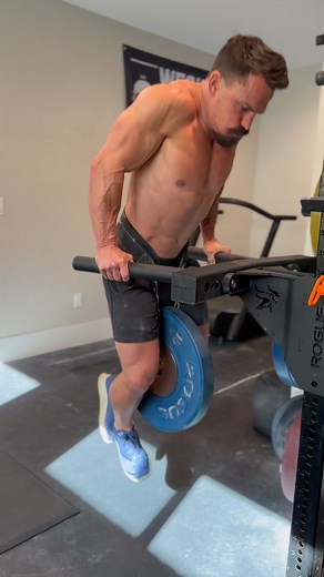 Upper body pump workout! This will be coming to my military athlete and LFG programs soon! It gets the whole upper body blown up! Always taking the path of MOST resistance. Now pass the word it’s time to Payhim @joshbridges_training 6 rds (3 with weight 3 without) 10 dips 10 pull ups *first 3 rds choose weights you can do unbroken then after round 3 you will drop the weight and go bodyweight | Josh Bridges