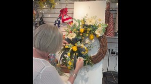 40K views · 914 reactions | Lemon Wreath Tutorial | Dor Designs | Facebook