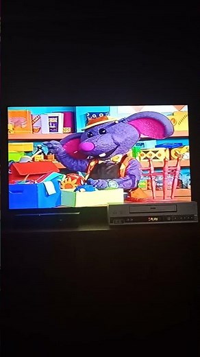 Bananas in Pyjamas Fix it Rat The Bananas Bring Their Broken Things