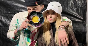2NE1's Dara Shows Her Bond With BIGBANG's G-Dragon Is Still Going Strong