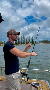 🦈 The desire to hook a local shark seems to have risen… so this post feels fitting 👀 Here are 6 Shark Fishing Tips / Essentials when fishing near the river or bay 👇🎣 — — — — — — — — — 🔥 🔥 1️⃣ Post-Rainfall Conditions 2️⃣ River Mouths 3️⃣ Run-Out Tides 4️⃣ Big, Oily Natural Baits 5️⃣ Falling Barometric Pressure 6️⃣ Dusk, Night & Dawn — — — — — — — — — 1. Post-Rainfall Conditions 🌧️ Heavy rainfall pushes freshwater, nutrients and food out of river systems. Dirty water reduces visibility, wh