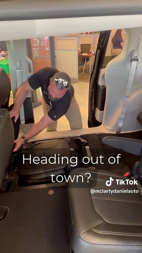 Chrysler Pacifica: Maximize Space with Stow 'n Go Feature