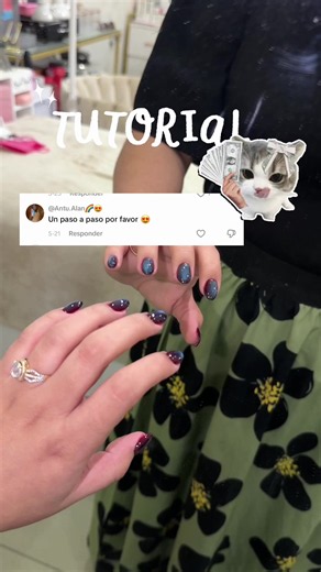 Tutorial uñas cat eye azul paso a paso