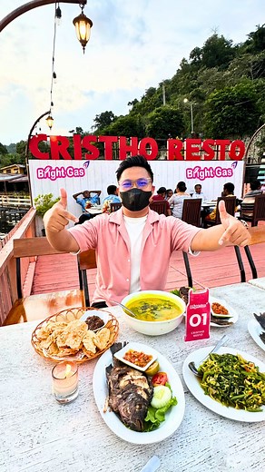 2.3K views · 3.1K reactions | ‍Ini dia resto dengan view danau...