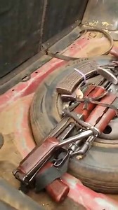 Video: Police DPO Shot Dead After Evading Military Checkpoint in Sokoto Axis, Found with Two AK-47 Rifles By: Zagazola Makama On August 28, 2024, at around 10:15 AM, troops from Forward Operating Base (FOB) Dan Marke, while manning a checkpoint, intercepted a suspicious vehicle coming from the Sokoto axis, believed to be involved in terrorist logistics. Reports indicate that despite clear signals to stop, the driver attempted to bypass the checkpoint, leading the troops to pursue the vehicle. Ac