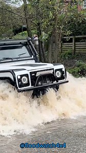 154K views · 853 reactions | Rufford Ford defender splash #flooding #splash #flood #WaterSplash #nottinghamshire | Floodwatch4x4-UK | Facebook