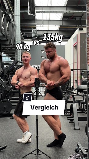 Comparison of 90kg vs. 135kg in Gym Bodybuilding