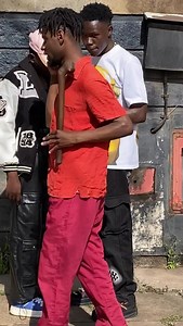 Hawa warudi ushagoh 😅😅#kenyapranks #prankst #vitukozadifre #viraltiktok #trendingpranks #viralpranks #kenyatiktoker #comedy #tiktokpranks | Vituko Za Difre