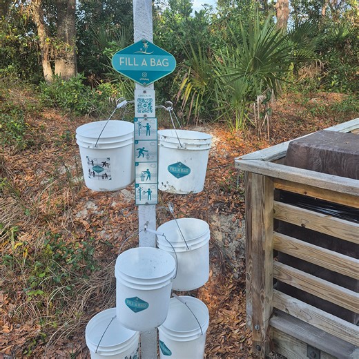 Kiawah Island uses reusable buckets to keep beaches clean