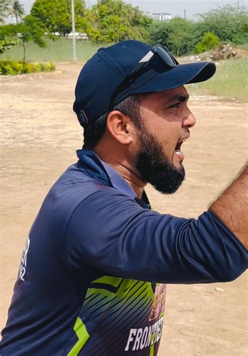 Lala full angry mode 🔥 “Kalim, khilaf aana kya hota hai? Tangain kaanp rahi hain, mere jism mein poore sher hain 🦁💪 Aaj tum ne mera dil tod diya, ab tum meri team se nahi kheloge!” #SadMood #CricketVibes #LalaMode #LalaAngryMode