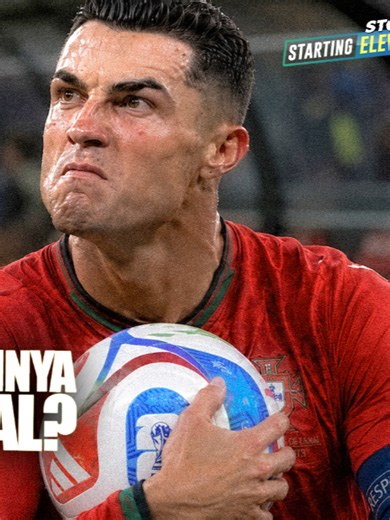 PART 1 Cristiano Ronaldo | TERLALU EGOIS! Ronaldo Mestinya Sadar Dirinya Sudah Habis Saat yang lain sibuk cetak gol, Cristiano Ronaldo malah menghilang saat Portugal melawan DR Kongo di pembuka Piala Dunia 2026. Sudah gagal cetak gol, Ronaldo sempat menyerobot peluang emas temannya pula. Tak pelak, Ronaldo jadi sasaran hujatan selepas laga itu. Lalu, separah apa kira-kira permainan Ronaldo di laga Portugal vs Kongo? Benarkah kalau seharusnya, sudah saatnya Ronaldo pensiun dan meninggalkan Timnas