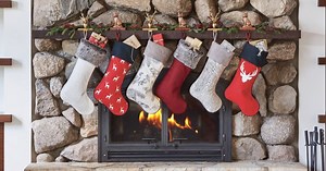 Is it too early to start decorating for Christmas? We don't think so. Shop all holiday decor here 👉 https://bit.ly/351eaGZ | RONA EN