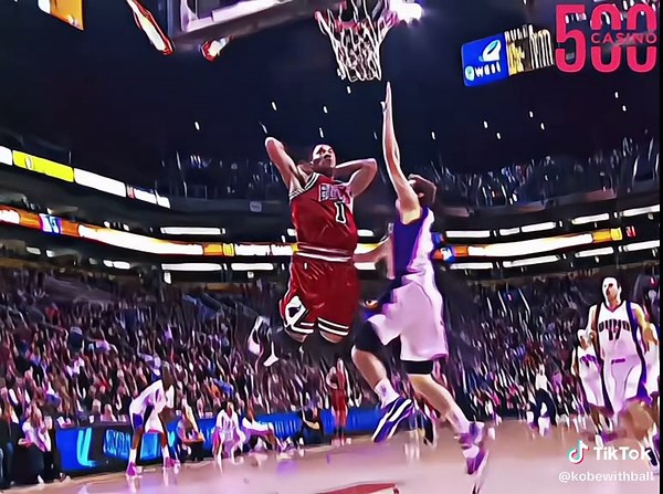 Derrick Rose's Incredible Dunk Highlights