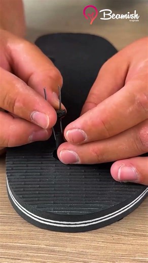 Fix your flip flops easily with these hacks! #easy #flipflop #fix
