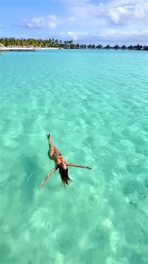Bora Bora has a way of staying on everyone’s wishlist, and it’s easy to see why. Crystal-clear water, powdery white sand, and stays that feel truly unforgettable. @explorefuntravel (IG) gives us a peek inside her stunning suite in this video. Ready to turn that dream trip into a plan? Start exploring on Plannin.