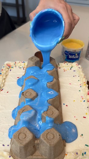 963K views · 5.2K reactions | egg carton transforms cake This original video was produced by Network media LLC Productions and Juliette Electrique | Laughs and Hacks | Facebook