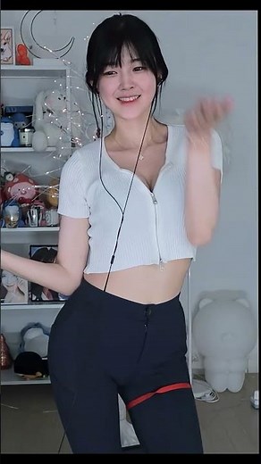 #Shorts Moonwol gets caught and scolded for reacting behind the scenes