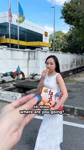 We met a 4th generation family business of Tian Tian 甜甜 fruit factory and got a behind-the-scenes factory tour with her 🍊 📍Available at walk in-store, supermarkets, and online Walk in-store -Penang HQ (Bukit Minyak) 1148, Jalan Perindustrian Bukit Minyak 4, Taman Perindustrian Bukit Minyak, 14100 Simpang Ampat, Penang, Malaysia. -Penang Island Branch No. 216/218, Jalan Lim Chwee Leong, 10100 Penang, Malaysia. -Selangor Branch (Subang)11, Jalan TP 3, Taman Perindustrian UEP, 47620, Subang Jaya,