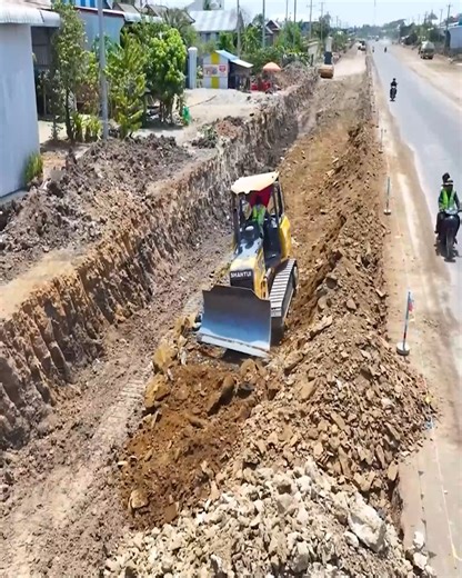 178K views · 1.5K reactions | Starting the Awesome Action!!! Road Widening Construction by Hyundai Trago Truck Pouring Soil & Skilled SHANTUI Bulldozer Spreading Soil | Bulldozer Operator | Facebook