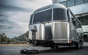 Trailer Valet RVR Will Move Your Trailer With No Effort On Your Part - SlashGear