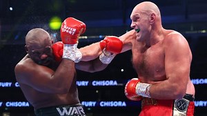 Tyson Fury defeats Derek Chisora by TKO to defend his titles