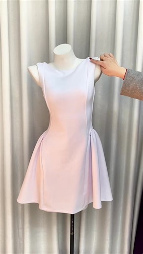 The front is chic, the back is a statement. Which color?🖤❤️🤍 #dressdetails #backless #linedress #wardrobestaples #fashiondeals