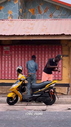 CASH OUT, DIE HARD 💰😬 Cast : @big_daama | @great_awa | @kelvinworldwide1 KINDLY SHARE FOR ME ✌🏾 Shot 🎬: @kwekupepe | Big Daama