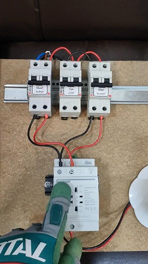 فيديو تجربة لجهاز ATS بارد منفصل من شركة TAXNELE جهاز جيد ومجرب باكثر من منظومة طاقة شمسية متوفر حالياً في مكتبنا EVA Solar - ايڤا سولار سعر الجهاز 30 الف مع ضمان سنة واحدة عنوانا : بغداد حي القاهرة قرب حسينية آل البيت متوفر توصيل لجميع المحافظات 07709670320 07715210413 | EVA Solar - ايڤا سولار