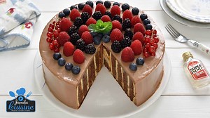 Tort fara coacere cu biscuiti si ciocolata https://jamila.ro/2r4FylY, un super tort foarte usor de preparat si incredibil de gustos. Vedeti si voi cum puteti face cel mai bun tort fara ca macar sa aprindeti cuptorul: https://jamila.ro/tort-fara-coacere | JamilaCuisine