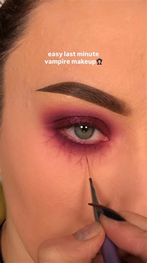 Alice King on Instagram: "easy vampire makeup for last minute a last minute halloween costume🧛🏻‍♀️ - - @juviasplace culture 2 palette - @glisten_cosmetics liner brushes and red spectra pencil (code ALICE20 *aff) - @toofacedlovestheuk born this way concealer - @anastasiabeverlyhills loose powder in translucent and lash brag mascara - @eylureofficial no.099 lashes - #halloween #halloweenmakeup #makeup #vampire #makeuptutorial #vampiremakeup #halloweenideas #makeupartist #eyeshadow"