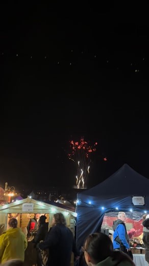 Fantastic firework display 🎆 tonight at the Whitby Christmas Festival 🎄 | The North Yorkshire Gallery Whitby