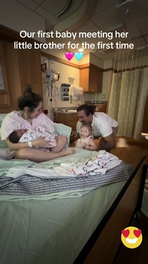 Our first baby meeting her little brother for the first time 🥹🩵 Babys joyful usa 👶#babysjoyfulusa