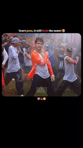 CINEMOLO on Instagram: "The song "Mar Jaawan Mit Jaawan" from the movie Aashiq Banaya Aapne is a passionate romantic duet, featuring the soulful vocals of Abhijeet Sawant and Sunidhi Chauhan, with melodic composition by Himesh Reshammiya and poetic lyrics by Sameer. Released in 2005, this emotional track from the Bollywood romantic drama starring Emraan Hashmi and Tanushree Dutta captures the intense longing of love with its soothing rhythm. With a duration of 4:27 minutes, lines like “Mar Jaawa