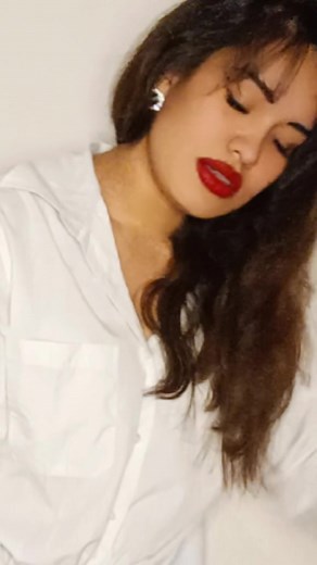 Captivating Hand Gestures: Expressive Body Language Guide