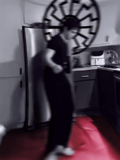 Exploring the Dance of LARPing and VR Activities