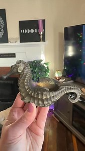 This is a vintage K&O (Kronheim & Oldenbusch Co.) bronze seahorse ashtray. The manufacturer, K&O Co., was in business from approximately 1895 to 1939. #antique #ashtray #vintage #oceanlife #oceantreasures | Andrea Zendejas