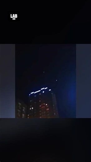 Triangular Orange UFO Over New York – Alien Craft or Secret Tech? #shorts #lab360 #triangleufo