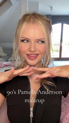 90's Pamela Anderson Makeup Tutorial | 90s Makeup Inspiration